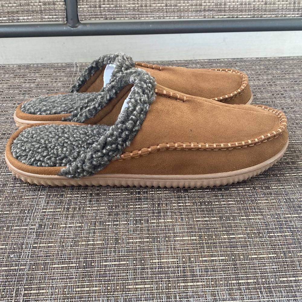NWOB Men’s Roundtree and Yorke Slippers